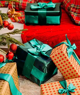 Looking for the perfect Christmas gifts? Enjoy a Christmas shopping trip with a countryside break.